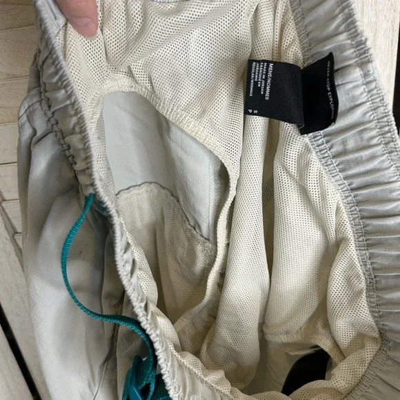 The North Face Men’s Outdoor Cargo Off White Shorts with Belt - Picture 10 of 12